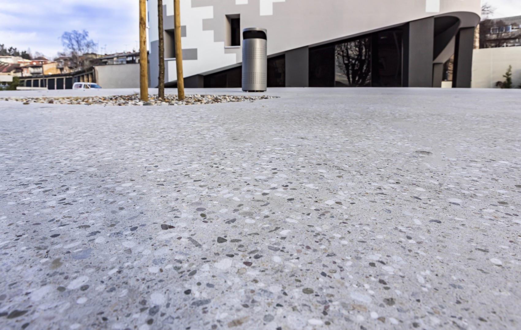 CEMEX dekorativni beton CoolirCUSTOM bijeli cement s riječnim agregatom